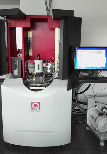Quantum Design MPMS 3 SQUID magnetometer at Universidad del País Vasco Bilbao.